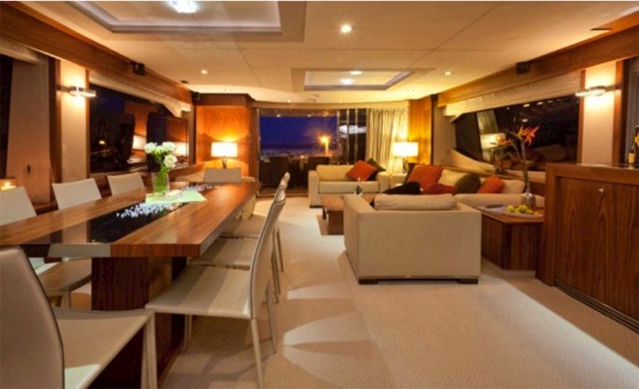 09-luxury-sunseeker-yacht-my-choco-interior-2.jpg