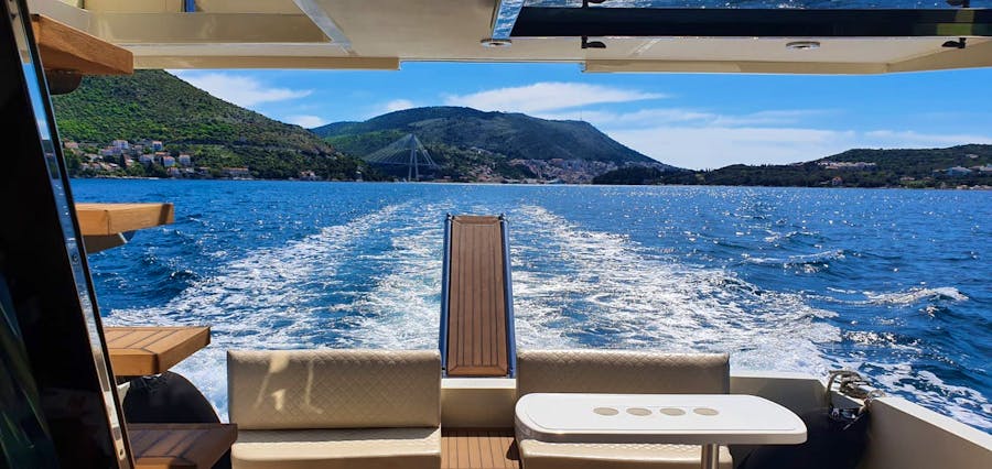 dubrovnik_ferretti_fly_motoryachts_for_day_tours_and_transfers-002.jpg