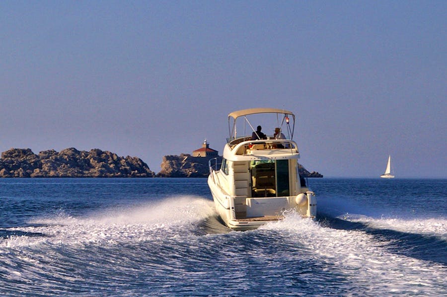 dubrovnik_prestige_36_fly_motoryachts_for_day_tours_and_transfers-001.jpg