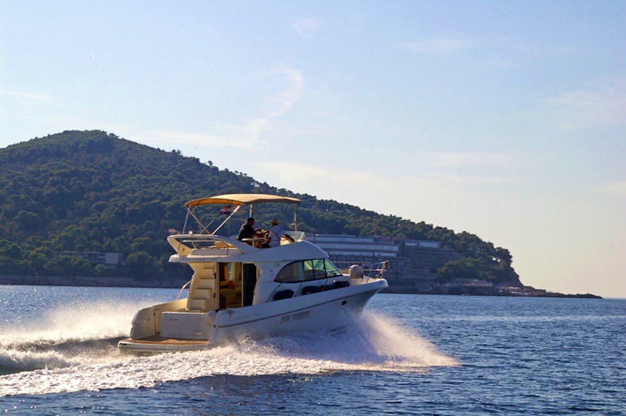 dubrovnik_prestige_36_fly_motoryachts_for_day_tours_and_transfers-003.jpg